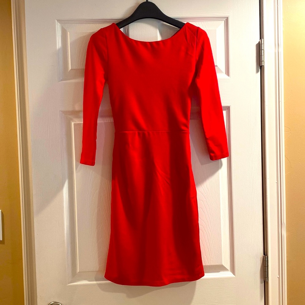 NWT. Alice + Olivia.  34” length.  Beautiful criss cross back.